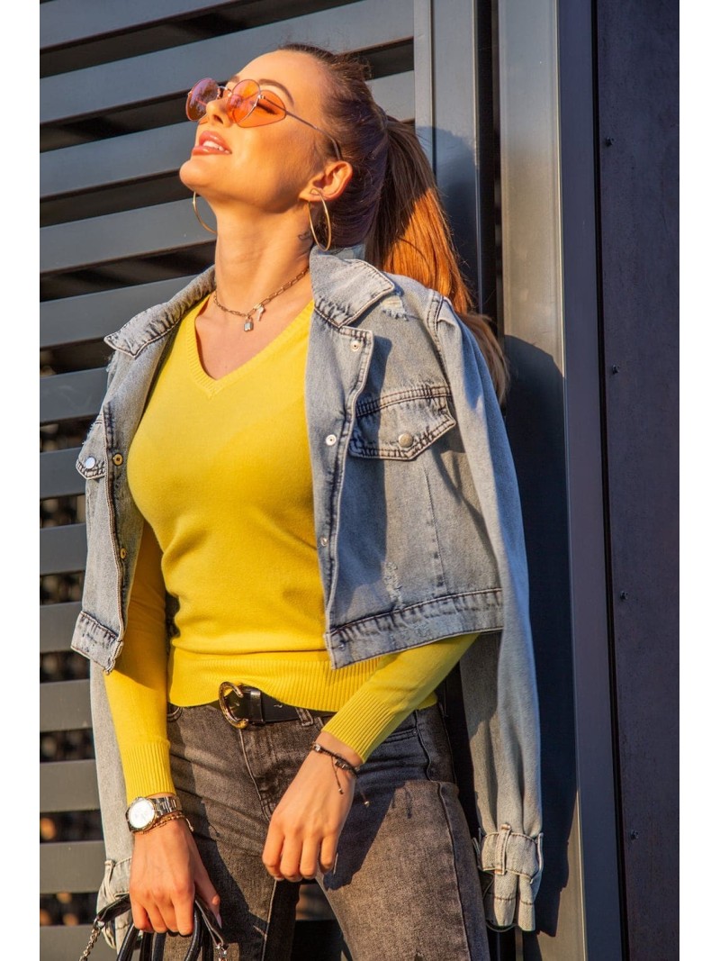 Fitted blouse with a V-neck, yellow 8068 - Online store - Boutique